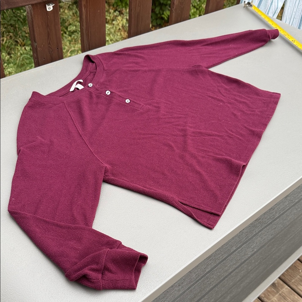Victoria's Secret woman’s  Maroon ribbed 1/3 Button Down longsleeve Shirt sm